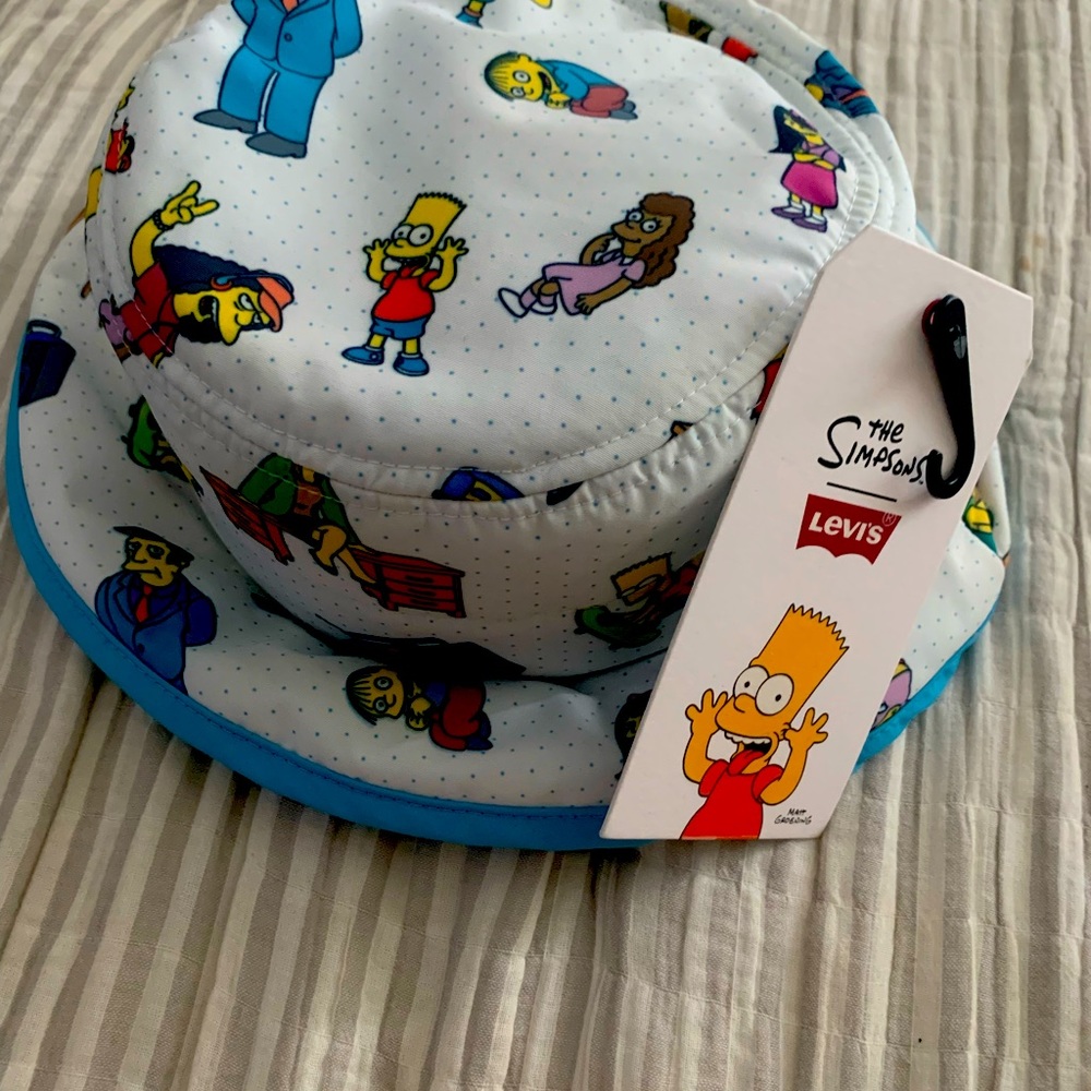 Levi’s Simpsons bucket hat size medium